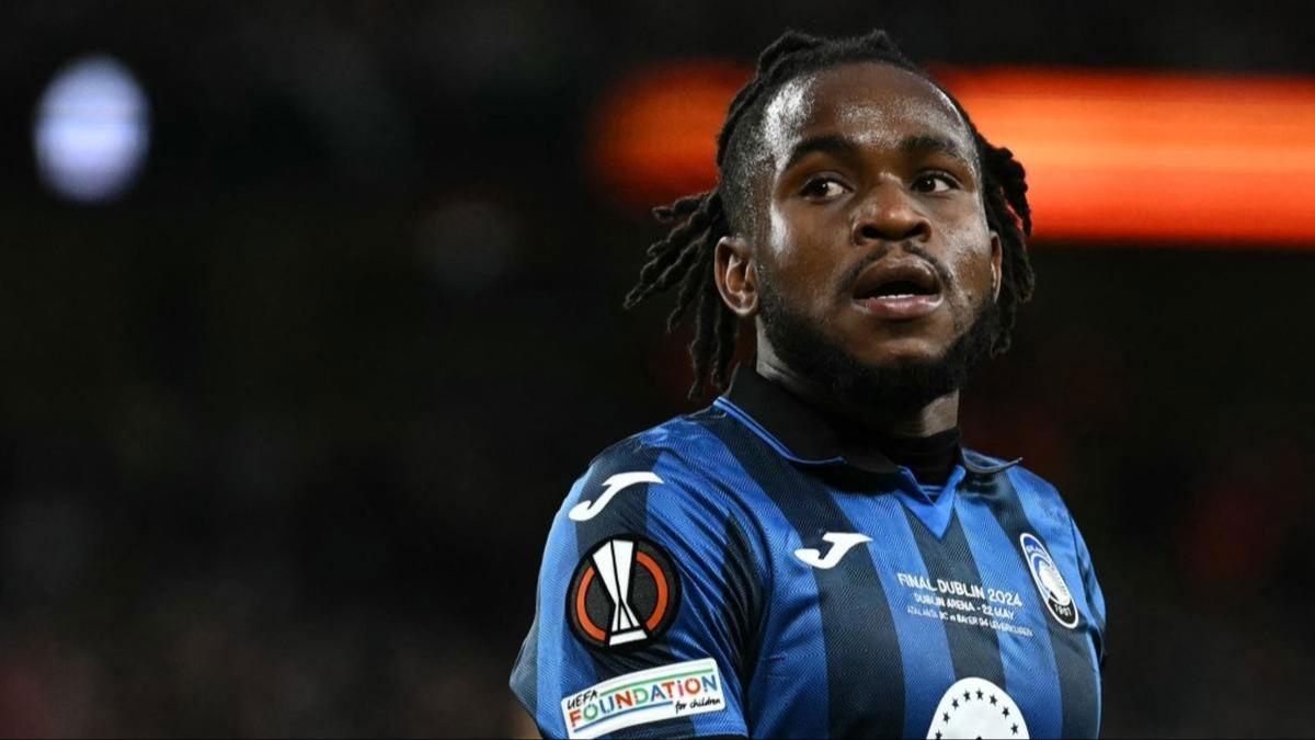 Aslan, 2 y�ld�z�n pe�inde