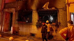 Kad�k�y'de yang�n facias�: 1'i a��r 8 yaral�