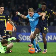 Napoli'den �st �ste ikinci beraberlik