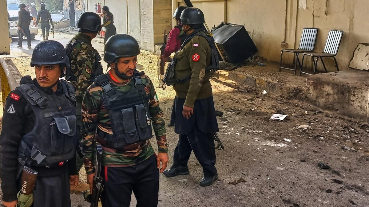 Pakistan'da ter�r operasyonu: D�rt militan �ld�r�ld�