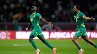 Sadio Mane, Salah'ı üzdü! Ülkesi Senegal'i finale taşıdı