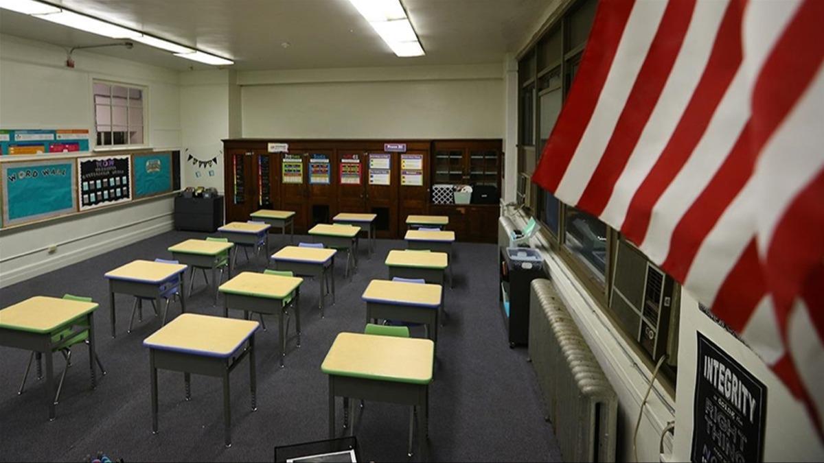 Sosyal medya g�nderileri nedeniyle i�ten ��kar�lan e�itimci dava a�t�