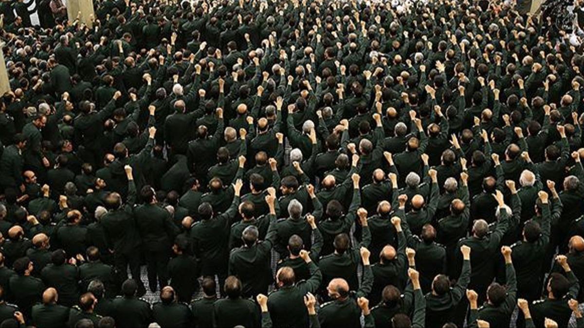 Tel Aviv'den Paris'e bask�: AB'den �ran Devrim Muhaf�zlar� i�in ter�r tan�m� istedi