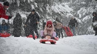 Tunceli'de e�itime kar engeli