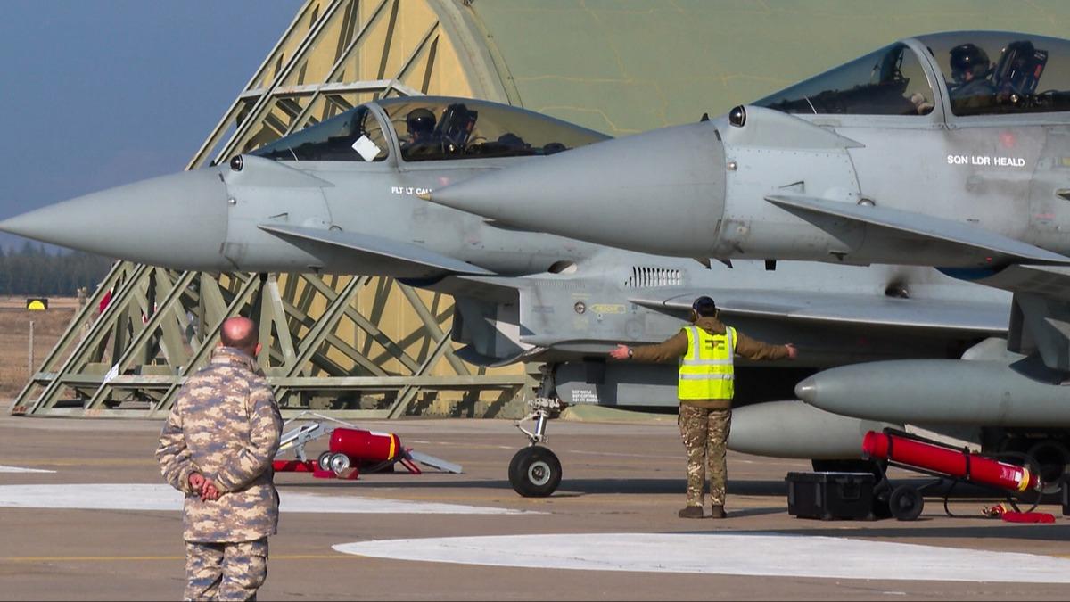 D�nya havac�l�k devi gemileri yakt�