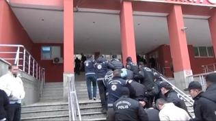 �� vaadiyle fuhu� tuza��... �nsan ticareti yapan �ebeke ��kertildi: 6 ma�dur kad�n kurtar�ld�