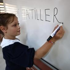 Okullarda yar�y�l tatili i�in son ders zili yar�n �alacak