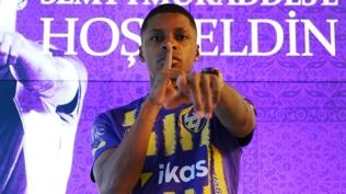 Ey�pspor, Angel Torres transferini duyurdu