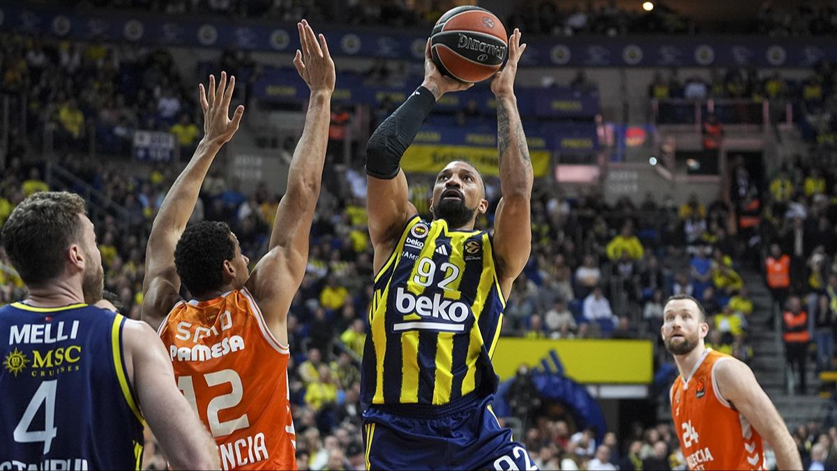 Fenerbah�e evinde hata yapmad�