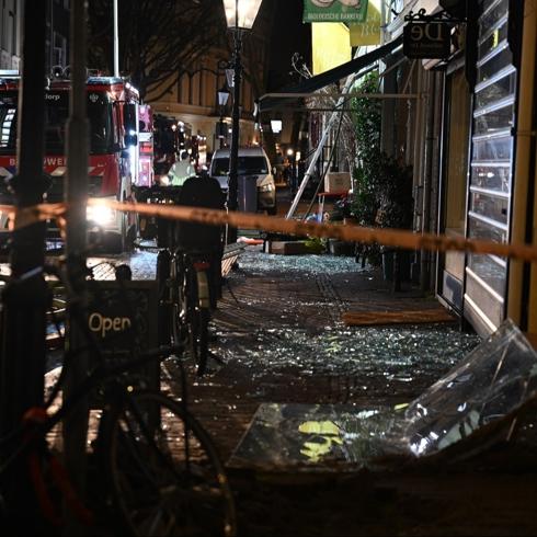 Hollanda'da do�al gaz patlamas�: Baz� binalar alevlere teslim oldu