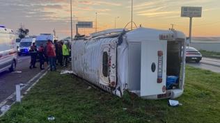 ���ileri ta��yan ara� devrildi: Yaral�lar var