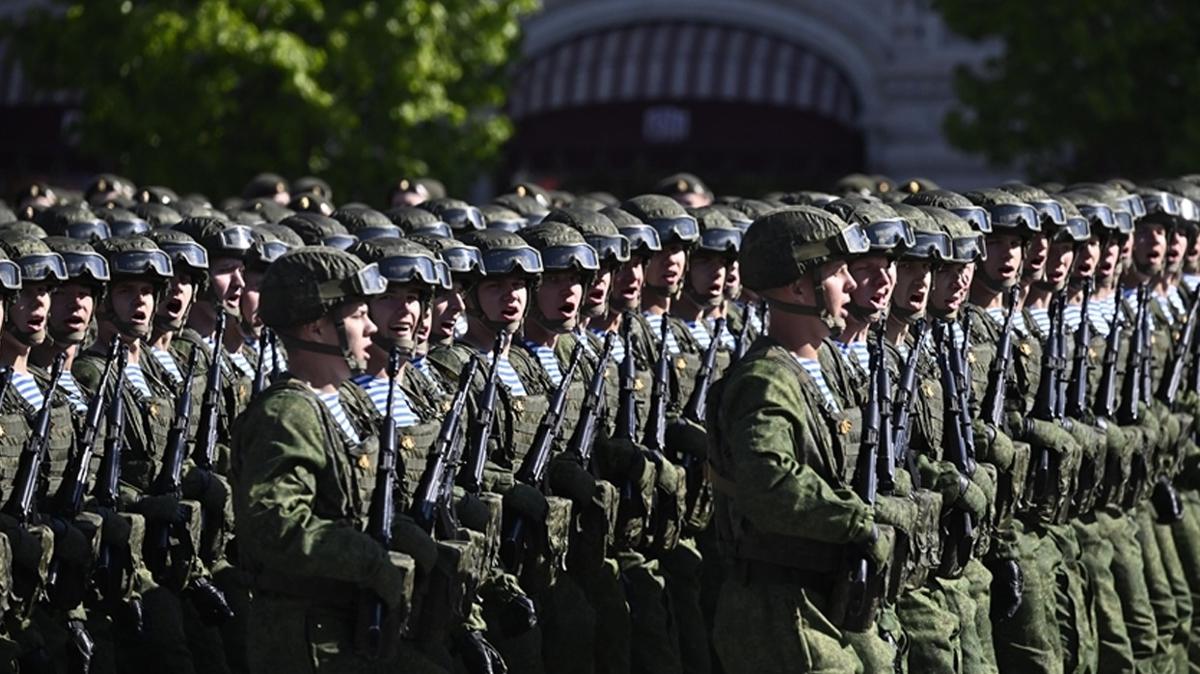 Rus ordusuna 454 binin �zerinde asker kat�ld�