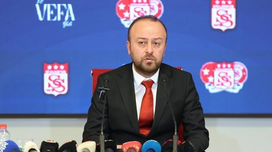 Sivasspor Ba�kan� Burak �z�oban m�jdeyi verdi! 'Transfer yasa�� kalkacak'