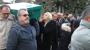 Adana'da aile facias�: �ki karde� topra�a verildi