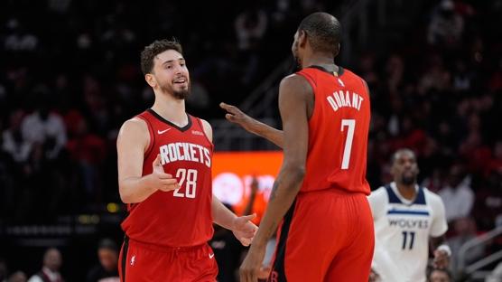Alperen �eng�n double double yapt�, Rockets evinde kazand�!