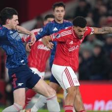Arsenal, Nottingham Forest deplasman�nda tak�ld�