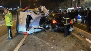 Bursa'da 3 ara�l� zincirleme trafik kazas�: �l� ve yaral� var
