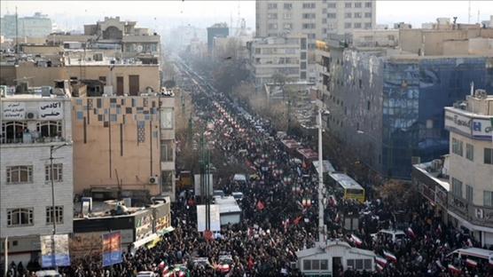 D�zenin dili, m�dahalenin mant��� ve �ran