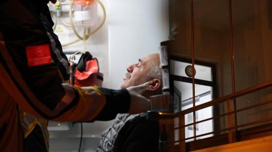 Gece uyanmas� hayat kurtard�! 8 ki�ilik aile  zehirlendi