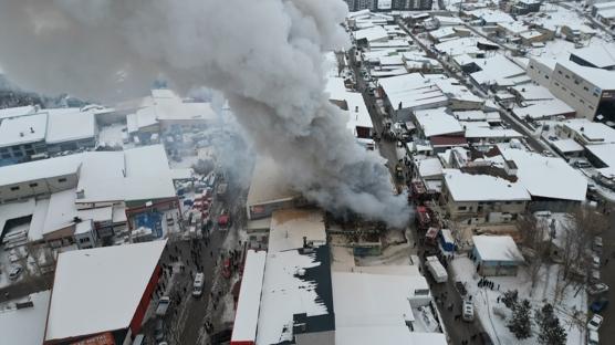 Keresteciler Sitesi alevlere teslim! M�dahale ediliyor