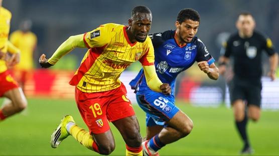 Lens seriyi bozmad�: 9'da 9