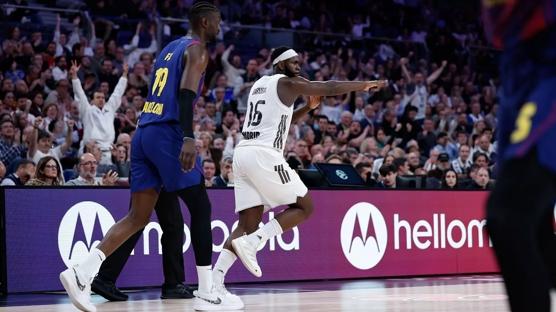 Real Madrid, Barcelona'y� farkl� ma�lup etti