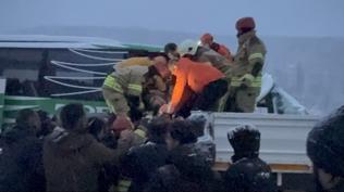 Tokat'ta otob�s ile t�r �arp��t�: Hastaneden pe� pe�e ac� haber