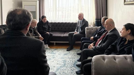 Vali G�l'den ac�l� �a�layan ailesine taziye ziyareti