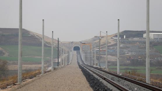 Yeni�ehir Havaliman�'na h�zl� trenle bulu�acak: Karar Resmi Gazete'de