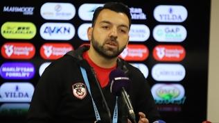 An�l Demirci: Buruk bir sevin� ya��yoruz