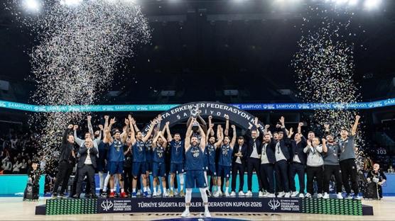 Federasyon Kupas�'nda �ampiyon �ay�rova Belediyespor