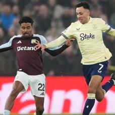 Fenerbah�e'nin rakibi Aston Villa, Everton'a kaybetti