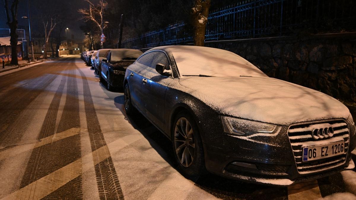 �stanbul'da kar ya���� y�ksek kesimleri beyaza b�r�d�