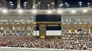 M�sl�manlar kutsal topraklarda umre ibadetini yerine getirdi