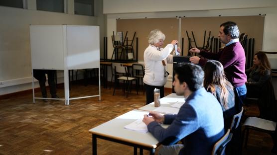 Portekiz'de Cumhurba�kan� se�imi... Halk sand�k ba��na gitti