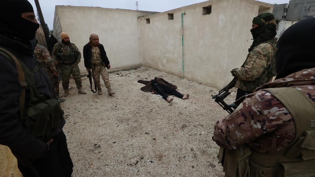 Ter�ristler �ekilirken katliam yapt�