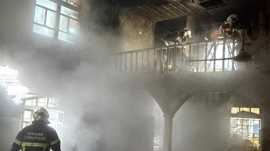 Tokat'ta camide ��kan yang�n hasara neden oldu