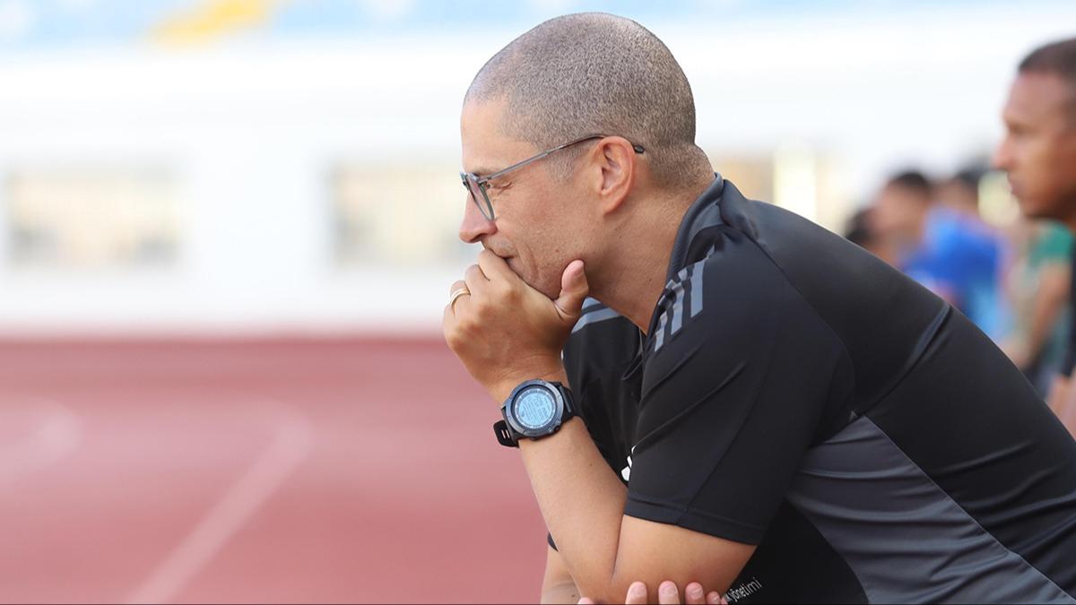 Alex de Souza'dan ayr�l�k karar�