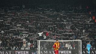 Be�ikta�'ta y�netime tepki!