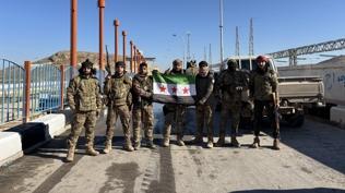 F�rat'�n do�usu i�galden temizleniyor! YPG kontrol� Suriye ordusuna b�rak�yor