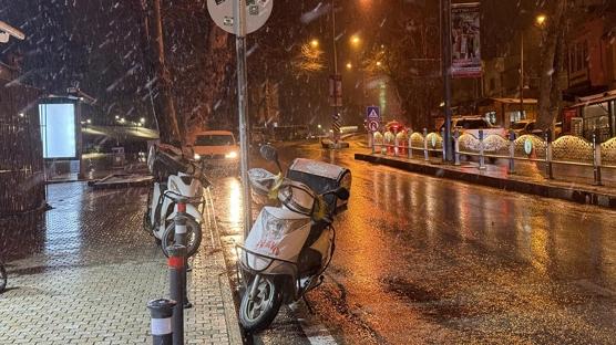 Sakarya'da motokuryelere kar engeli: Trafi�e ��kmalar� yasakland�