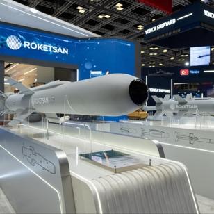 T�rk savunmas�n�n alt�n �a��! ROKETSAN k�rfeze a��ld�