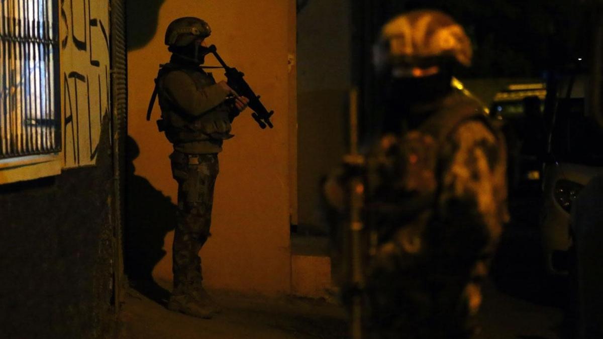 �stanbul'da ter�r �rg�t� DHKP-C operasyonu: ��pheliler g�zalt�nda