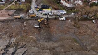 Ka�ak yap�ya ge�it yok: Sapanca G�l� �evresinde y�k�m ba�lad�