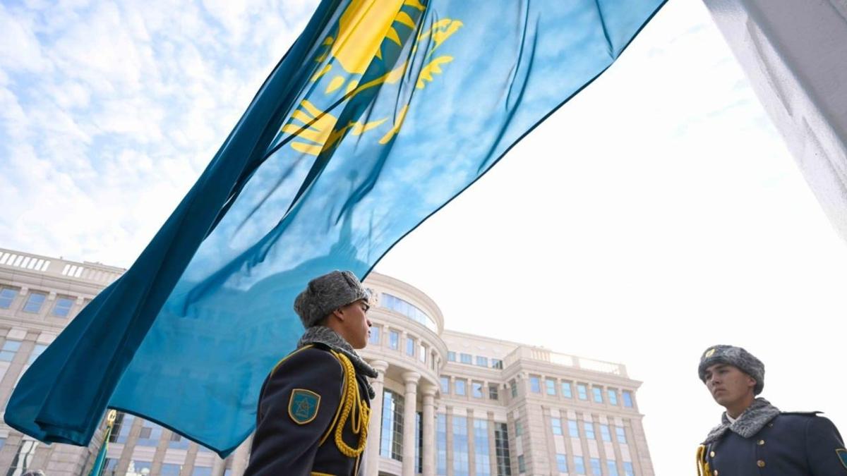 Kazakistan Anayasas� yeniden yaz�labilir