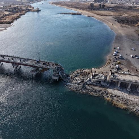 Ter�r �rg�t� k�pr�leri havaya u�urdu... Suriye halk� ula��m s�k�nt�s� ya��yor