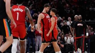 Alperen 'triple-double'�n k�y�s�ndan d�nd�!  Rockets'tan �st �ste 3. galibiyet