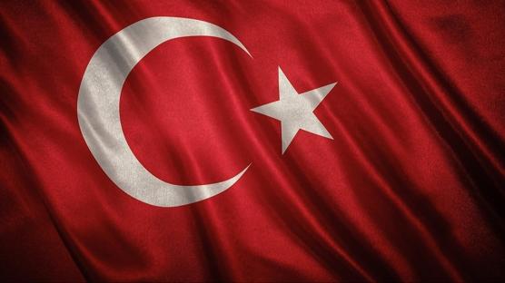 D�rt b�y�klerden T�rk bayra��na yap�lan sald�r�ya tepki