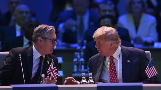 �ngiltere'den Trump'a rest: Geri ad�m atmayaca��z