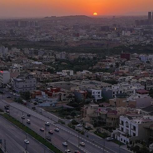 Irak'ta patlama sesleri: Karargahtan dumanlar y�kseldi